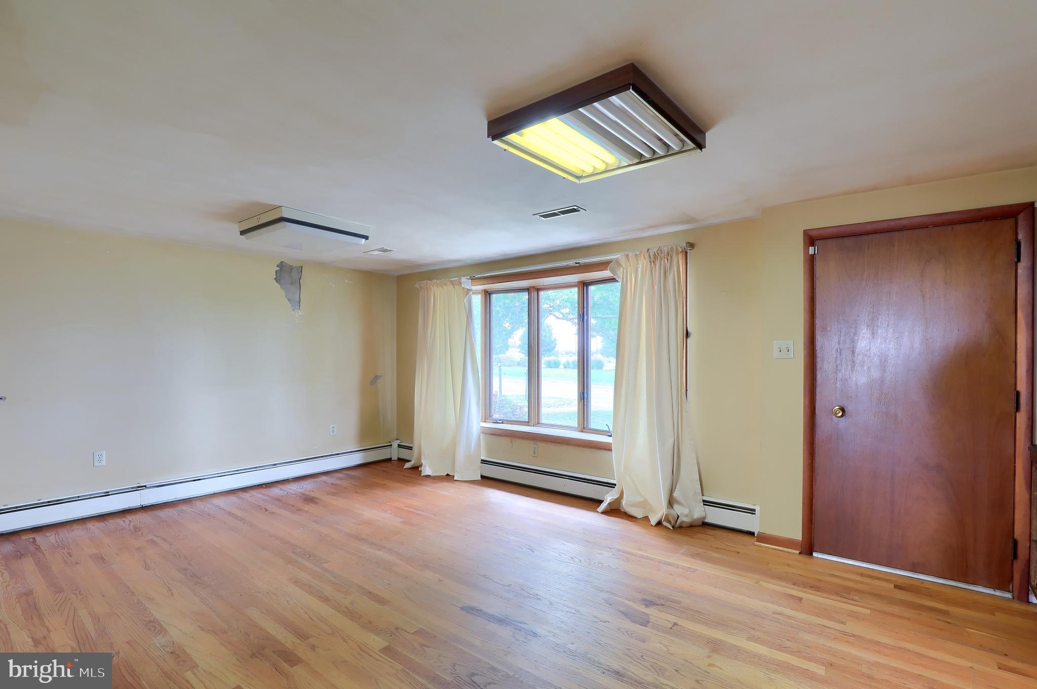 1537 Book Road Lancaster, PA 17602 - Photo 6 of 55 Gallery Image 6