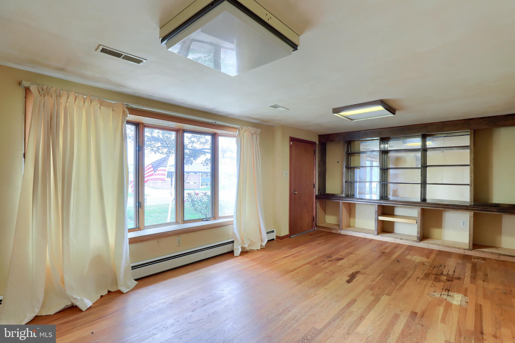 1537 Book Road Lancaster, PA 17602 - Photo 7 of 55 Gallery Image 7
