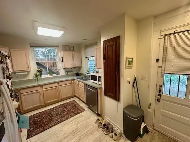 $1,700 | 7810 Hampson Street, Unit B, New Orleans, LA 70118