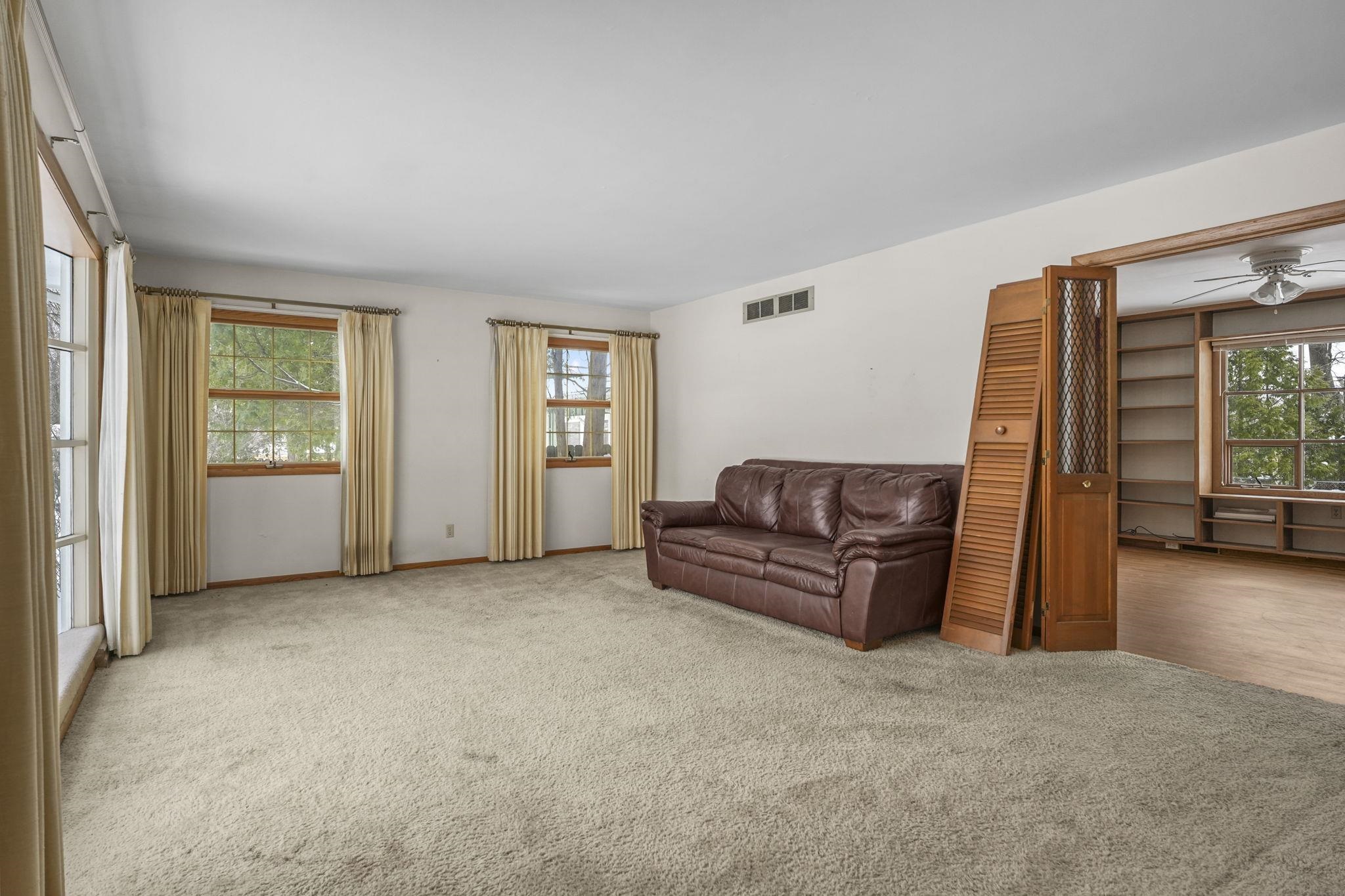 4402 Vale Circle Madison, WI 53711 - Photo 9 of 47