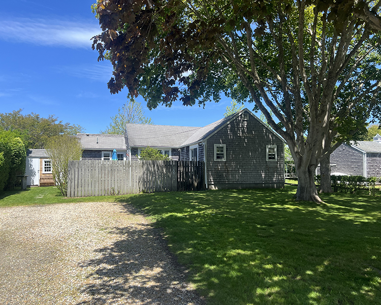 7 Clifton Street Nantucket, MA 02554 - Photo 3 of 19
