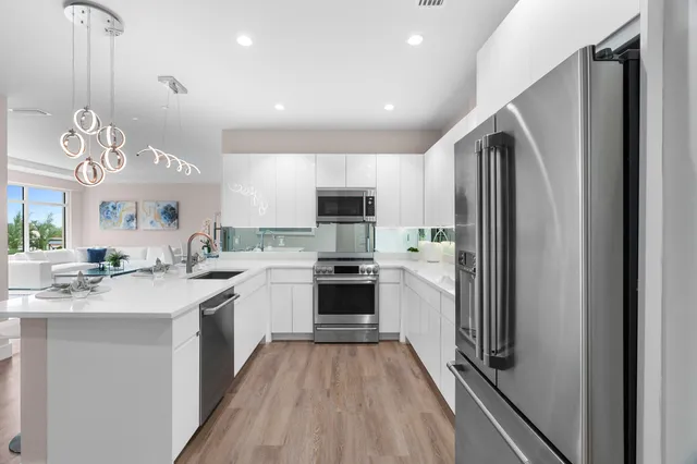 $1,095,000 | 41 Southwest Seminole Street, Unit 310, Stuart, FL 34994