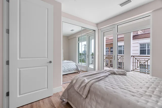 $1,095,000 | 41 Southwest Seminole Street, Unit 310, Stuart, FL 34994