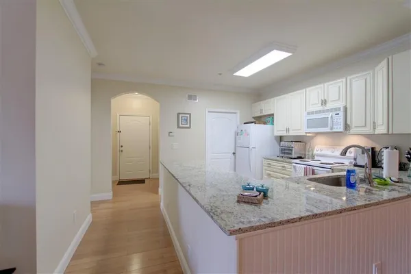 $2,750 | 6411 Borasco Drive, Unit 216, Melbourne, FL 32940