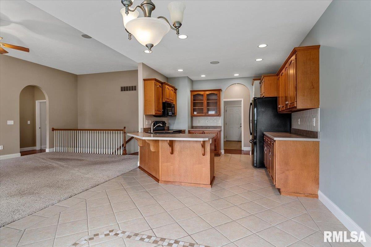 517 Heathrow Lane Rochester, IL 62563 - Photo 14 of 56