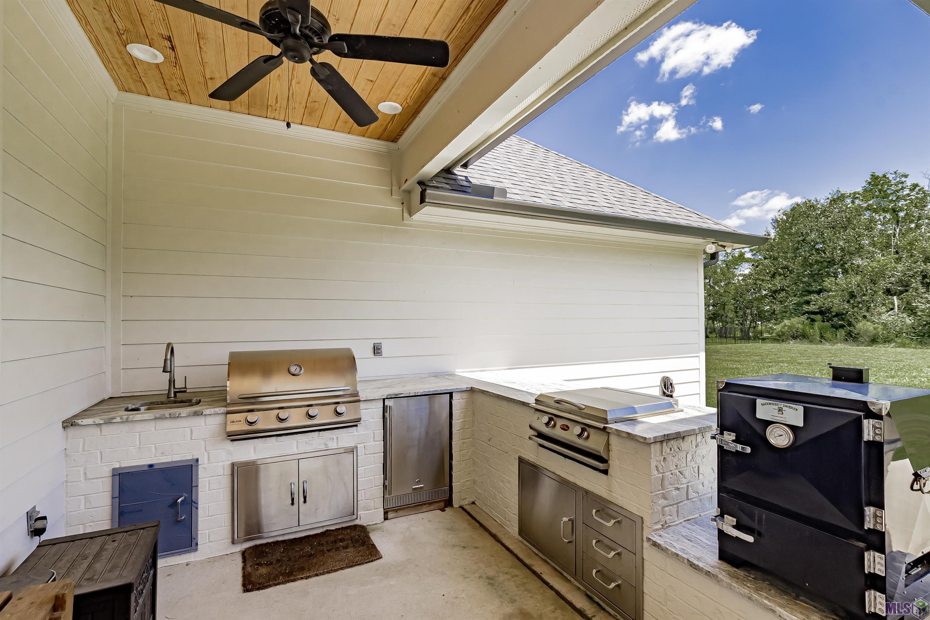 43541 Collyns Cove Prairieville, LA 70769 - Photo 2 of 29