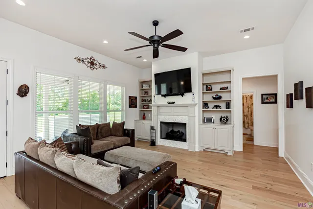 $649,900 | 43541 Collyns Cove, Prairieville, LA 70769