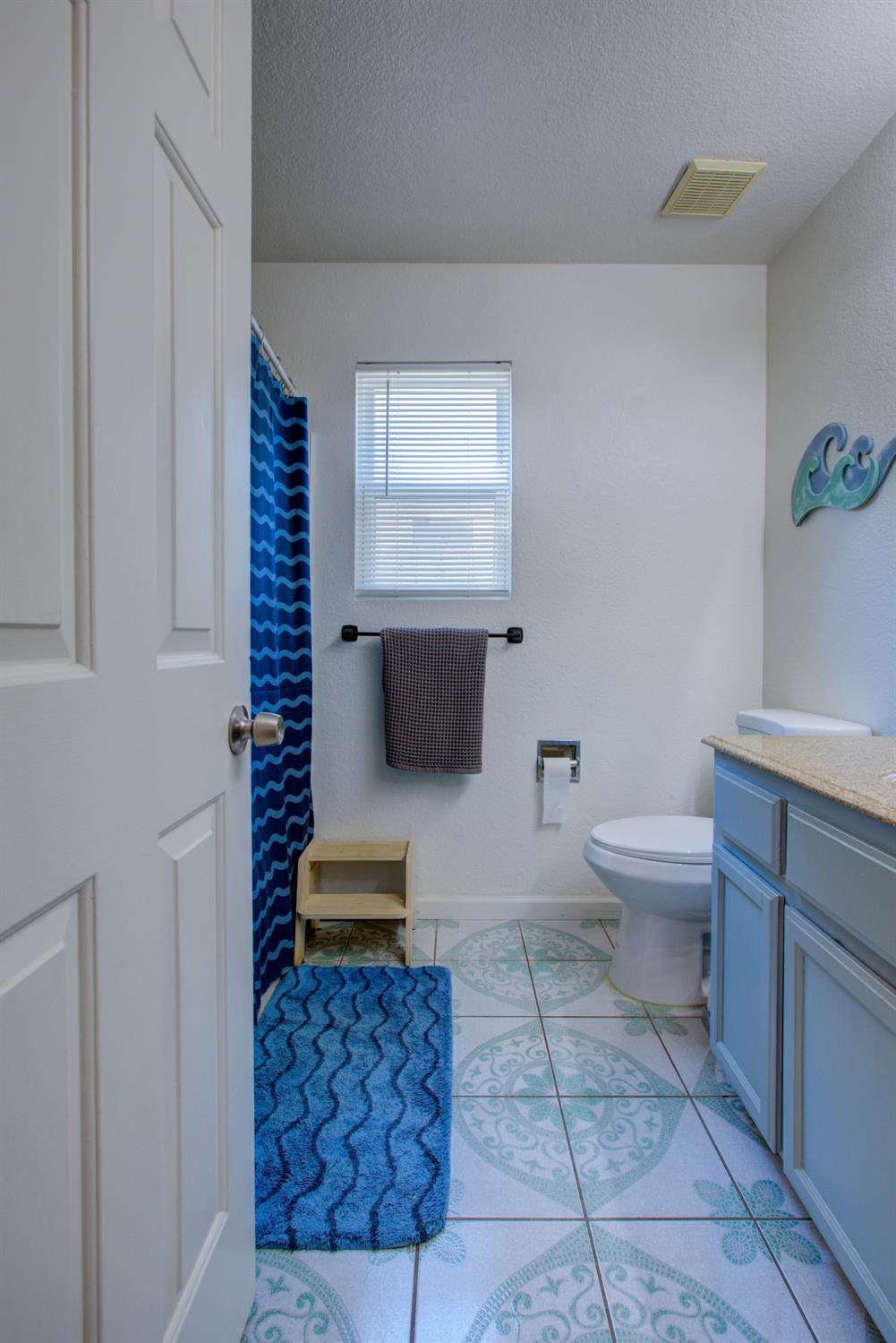 3816 Blaker Road Ceres, CA 95307 - Photo 25 of 40 Bathroom off of the hallway