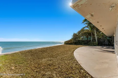 $1,999,999 | 9556 Doubloon Drive, Vero Beach, FL 32963