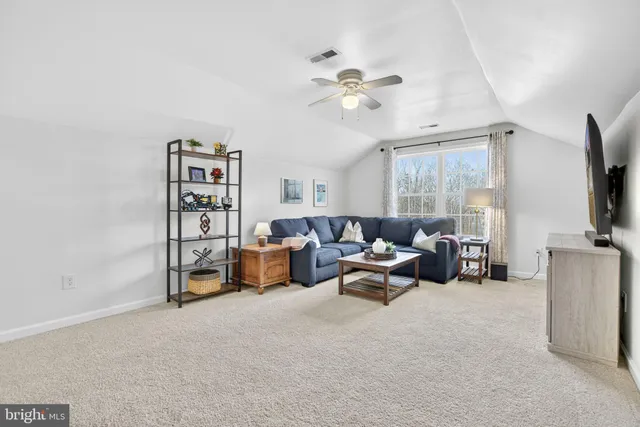 $880,000 | 23 Richmond Road, Castleton, VA 22716