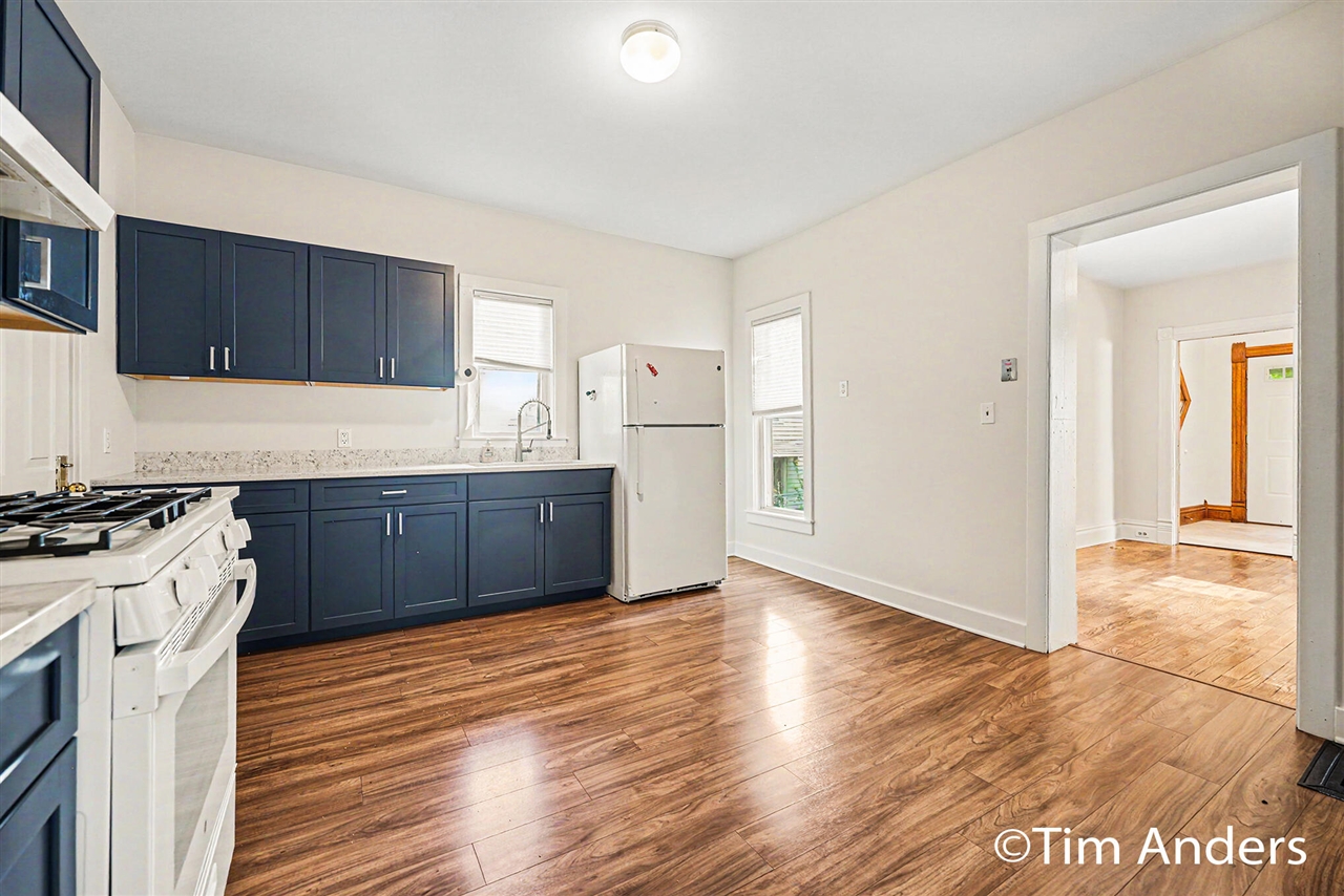 816 Innes Street Northeast Grand Rapids, MI 49503 - Photo 10 of 24