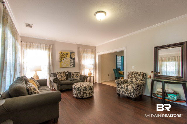 5721 Erhard Drive Mobile, AL 36618 - Photo 5 of 23 Living Room