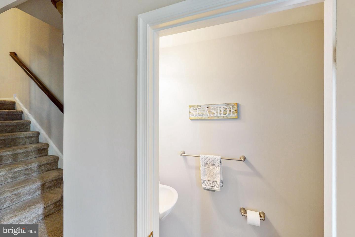 113 Quarry Road Malvern, PA 19355 - Photo 6 of 30 Charming seaside bathroom entrance.