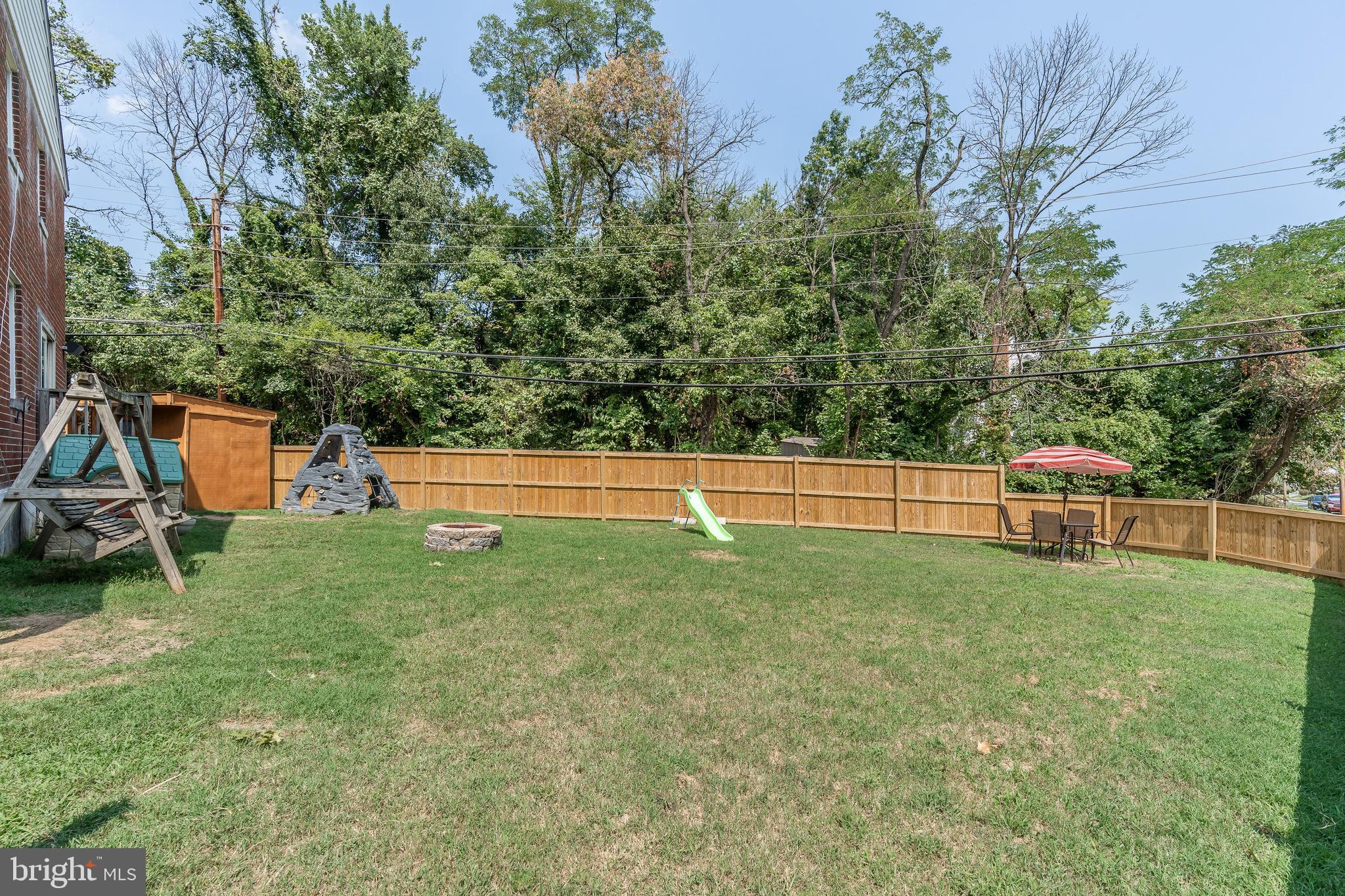 1224 Elm Road Baltimore, MD 21227 - Photo 3 of 36 Gigantic fenced side yard.