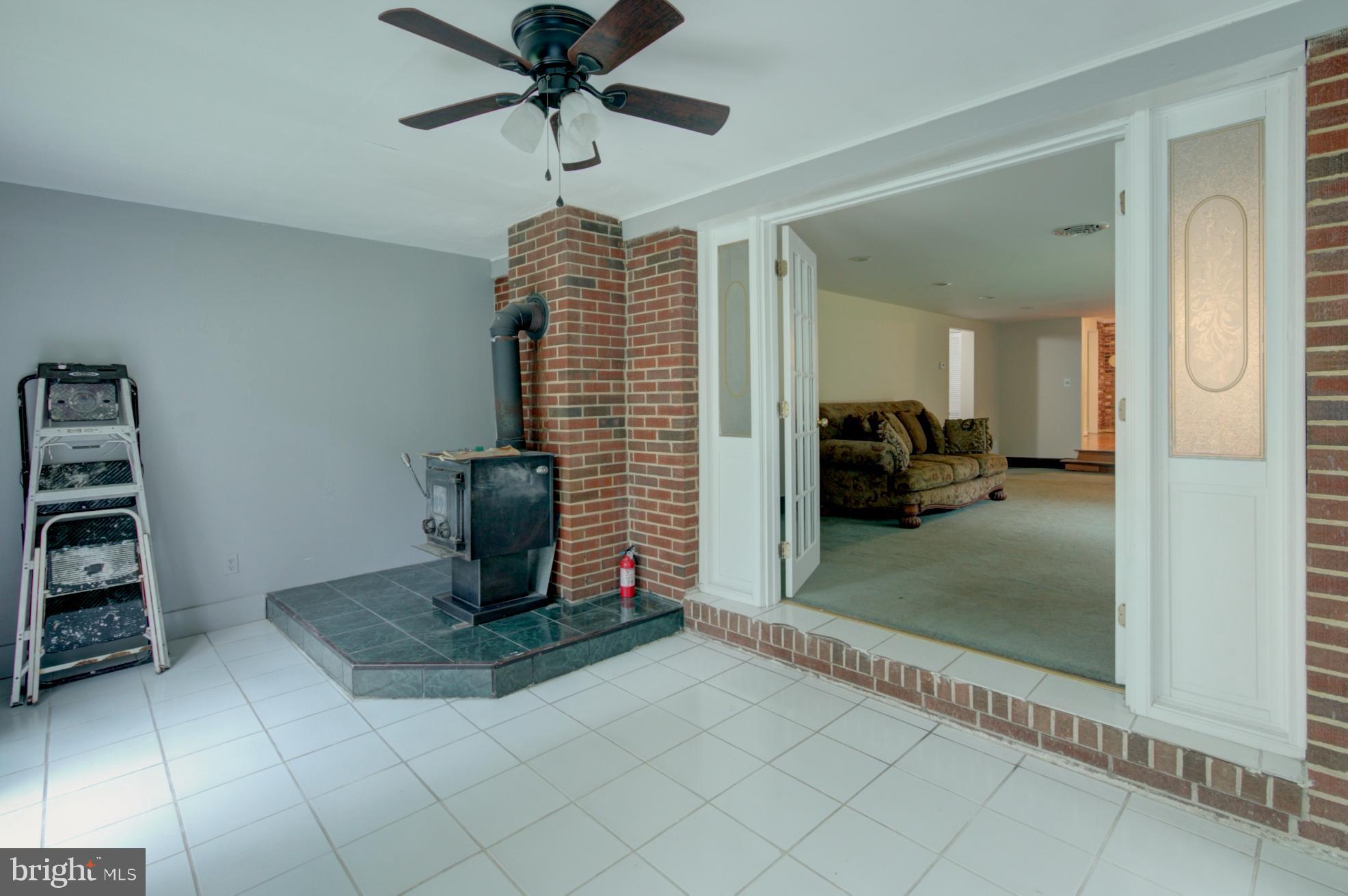 9120 Bowie Road Nanjemoy, MD 20662 - Photo 13 of 28 a living room with furniture