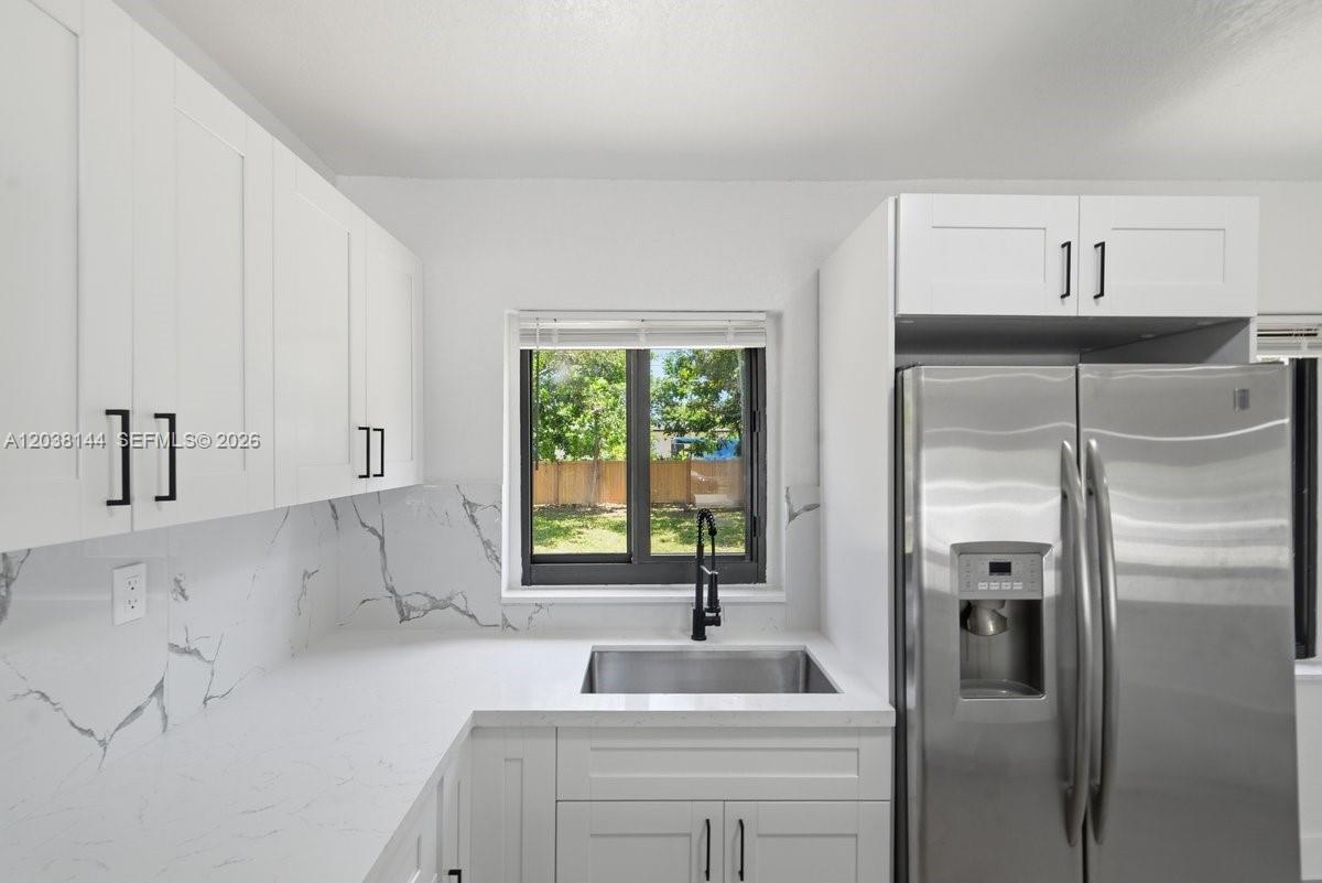 1480 Northeast 150th Street Miami, FL 33161 - Photo 13 of 30