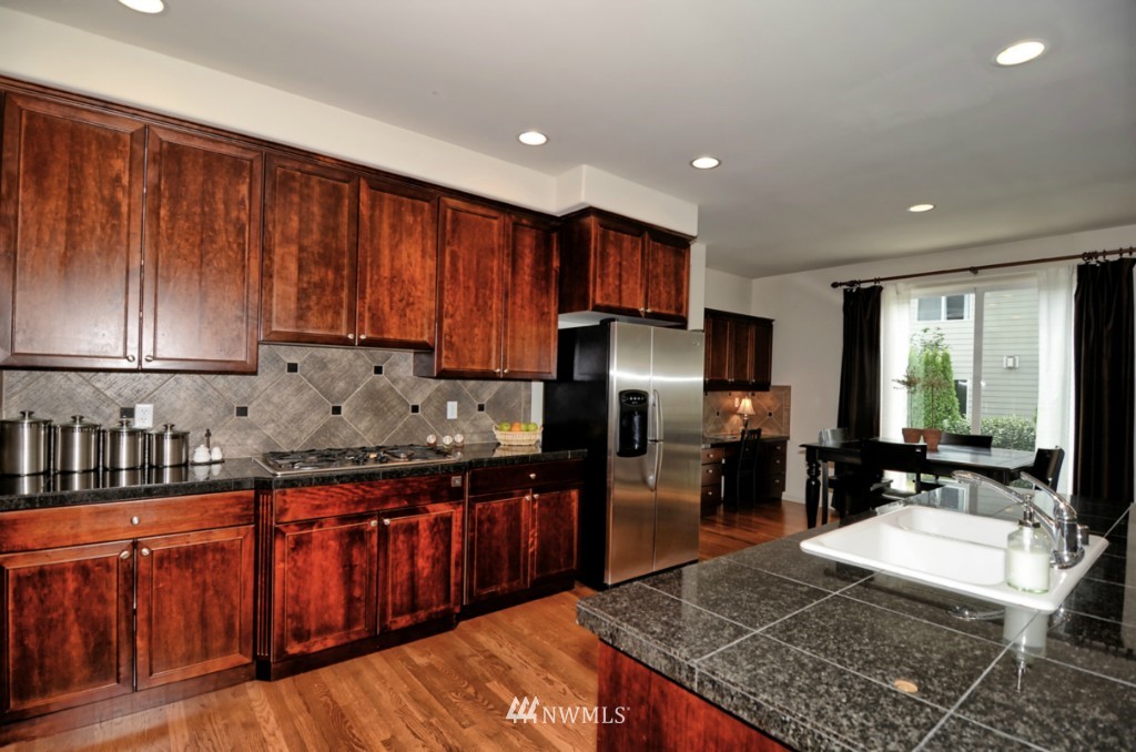 3506 157th Place Southeast Bothell, WA 98012 - Photo 5 of 22 Gallery Image 5