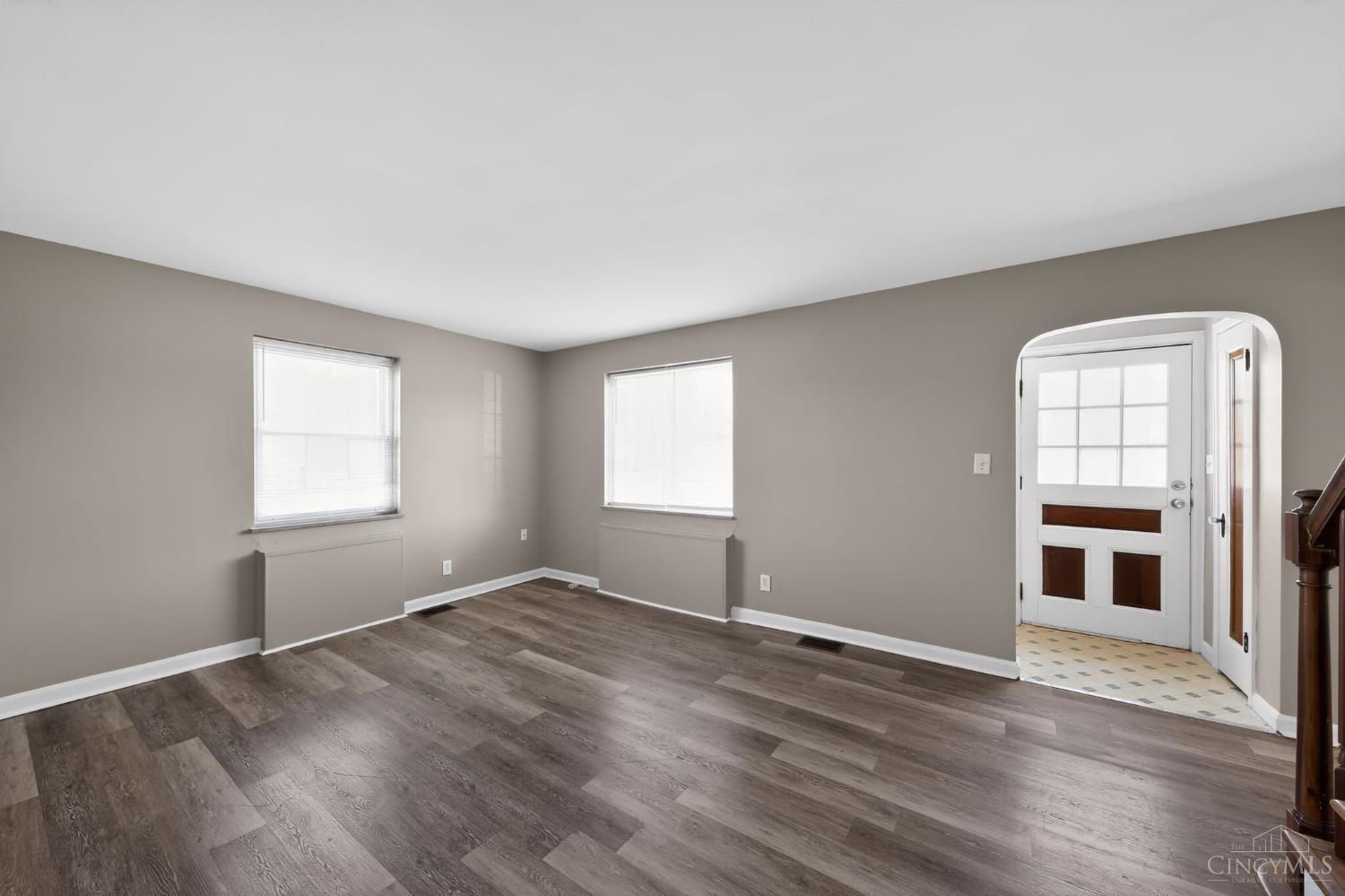 6621 Winton Road Cincinnati, OH 45224 - Photo 5 of 34