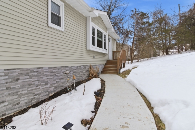 3 Gardenia Road Vernon, NJ 07418 - Photo 5 of 22 a view of entryway
