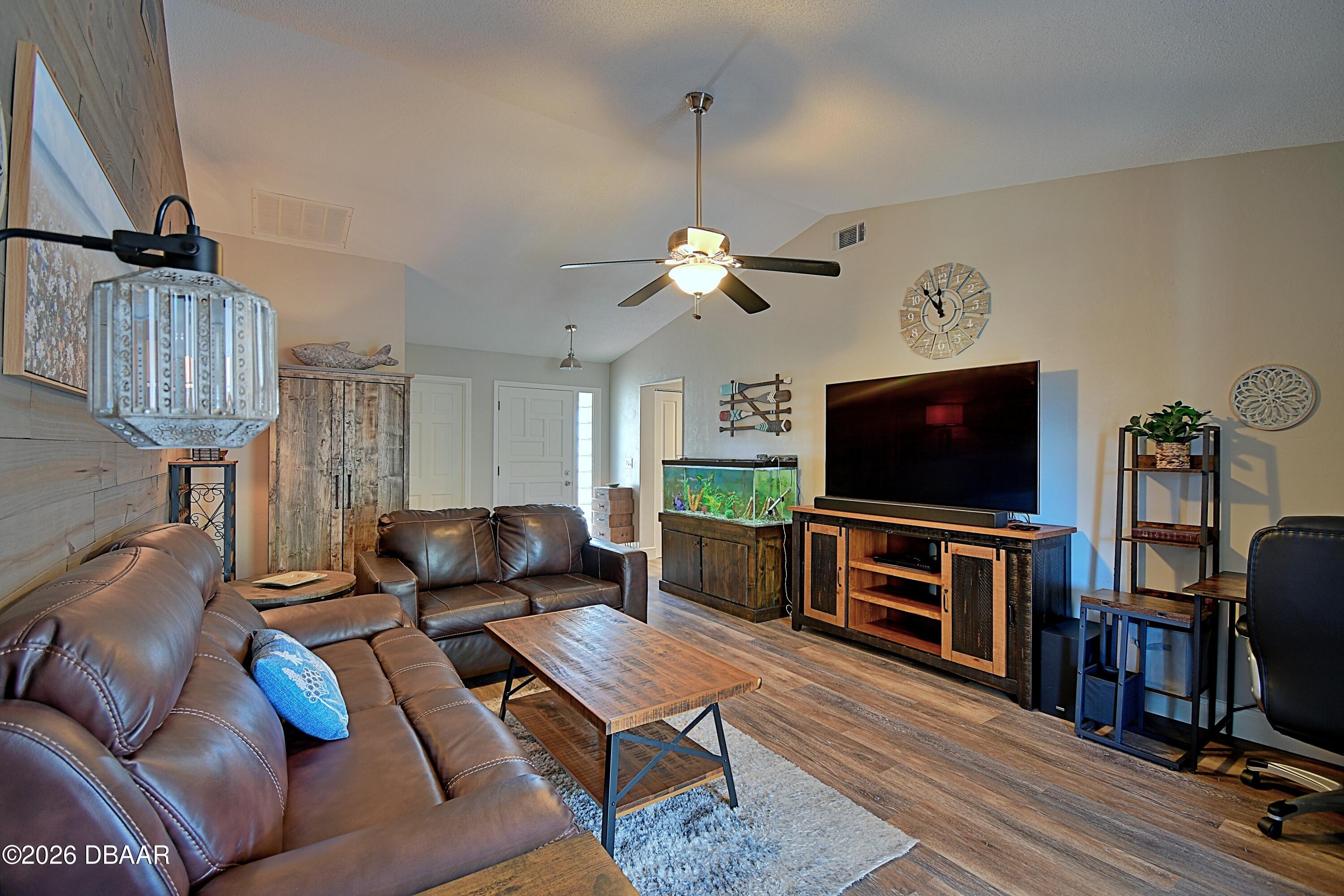 1228 Mardrake Road Daytona Beach, FL 32114 - Photo 21 of 38 Living Room