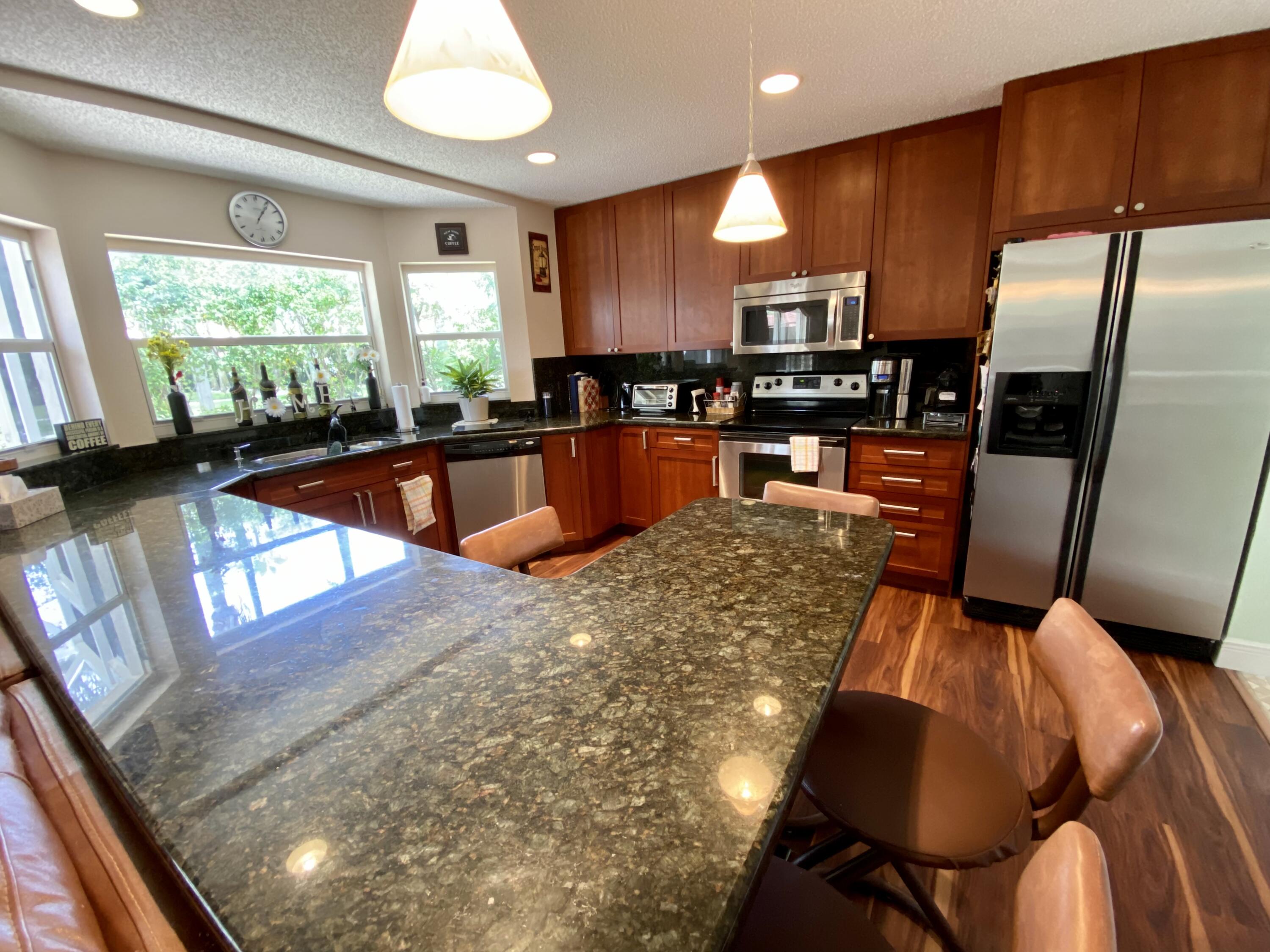 10783 Lake Oak Way Boca Raton, FL 33498 - Photo 4 of 40 9783701C-4856-438C-AFDA-E70E9745819A