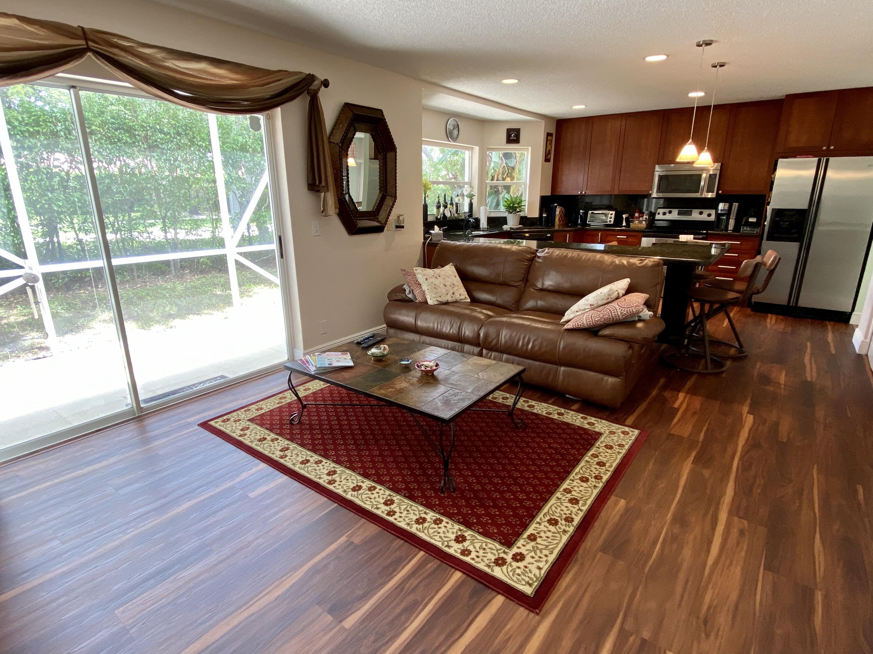10783 Lake Oak Way Boca Raton, FL 33498 - Photo 8 of 40 885607B3-85D9-432C-81A3-FB520BF22519