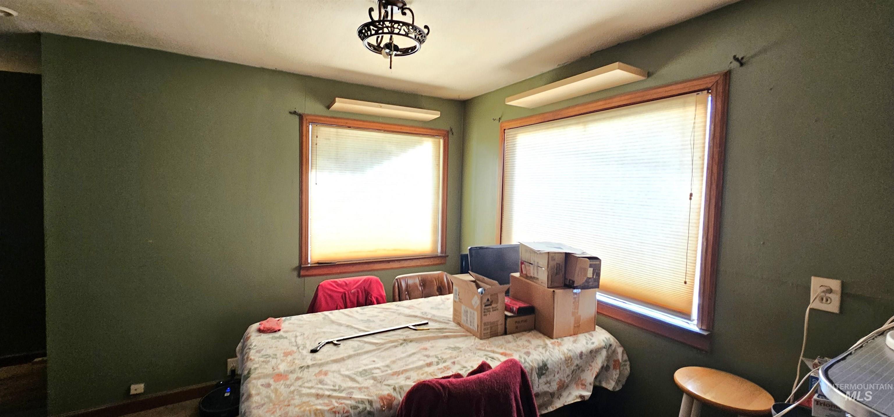 555 15th Street Vale, OR 97918 - Photo 13 of 27 Bedroom featuring baseboards