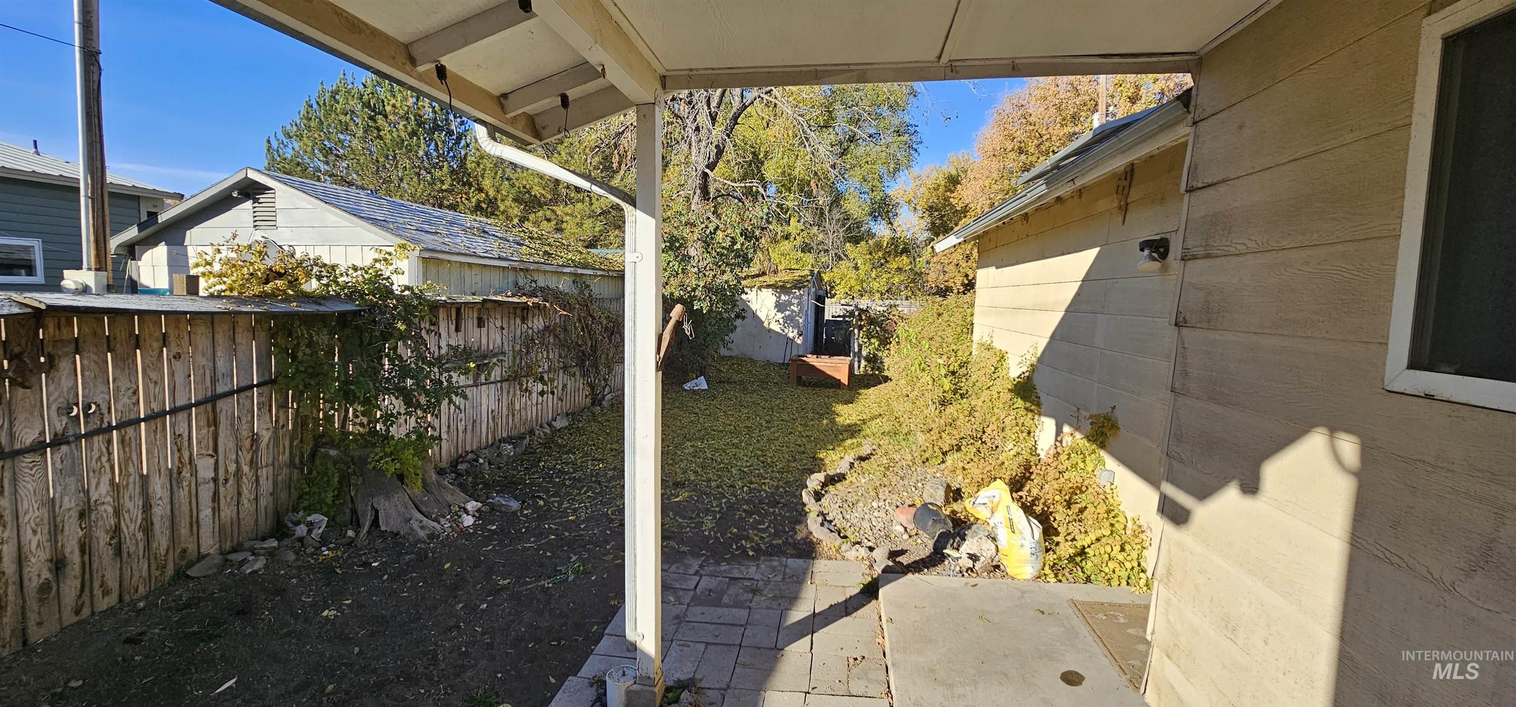 555 15th Street Vale, OR 97918 - Photo 9 of 27 View of fenced backyard