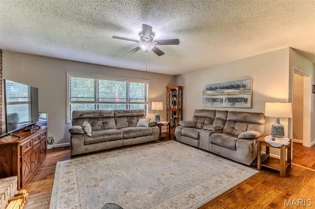 $389,900 | 30672 Hwy Bb, Lebanon, MO 65536