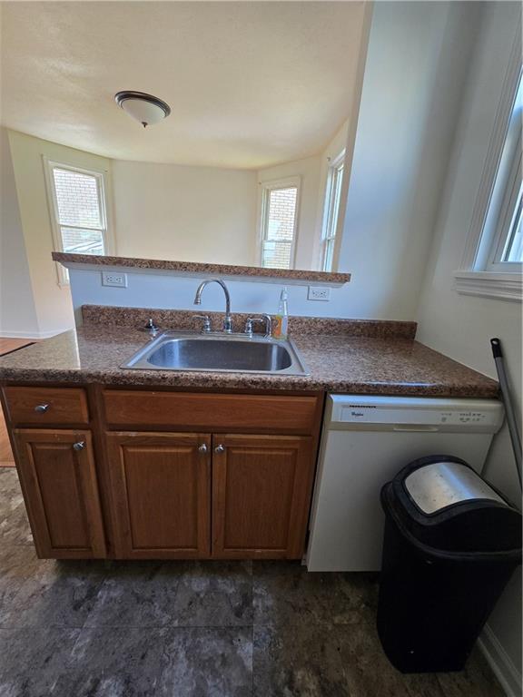 1602 Fallowfield Avenue Pittsburgh, PA 15216 - Photo 14 of 37