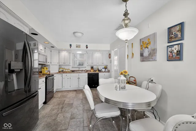 $289,000 | 4435 Chatham Place, Indianapolis, IN 46226