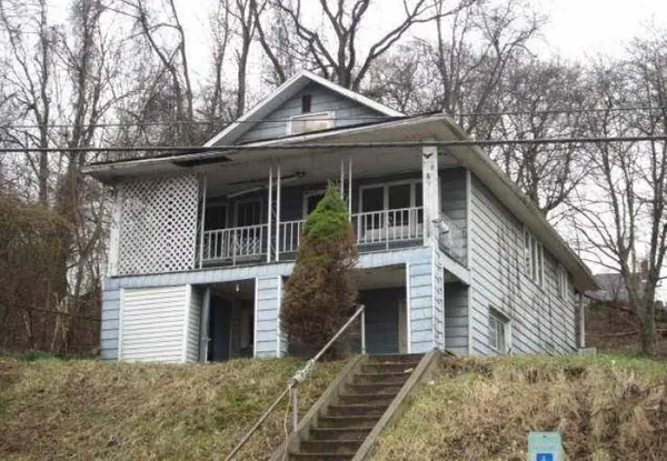 $31,700 | 715 Greensburg Pike, North Versailles, PA 15137