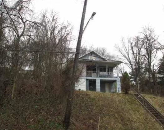 $31,700 | 715 Greensburg Pike, North Versailles, PA 15137