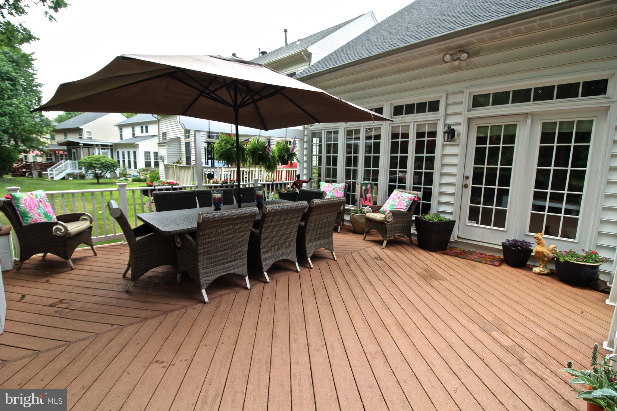 14416 Clubhouse Road Gainesville, VA 20155 - Photo 15 of 38 Huge Deck