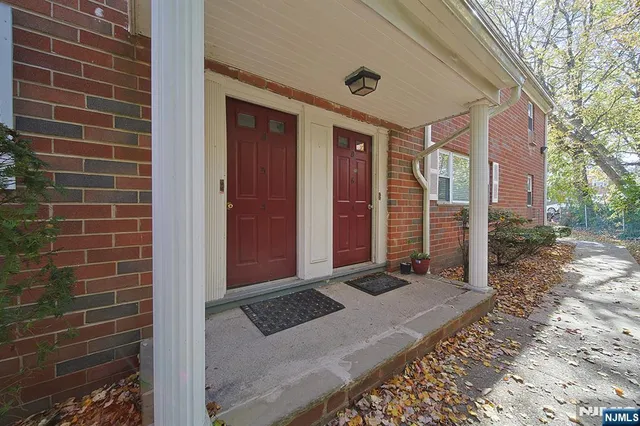 $289,000 | 2467 Highway 10, Unit 246B, Morris Plains, NJ 07950