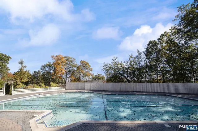 $289,000 | 2467 Highway 10, Unit 246B, Morris Plains, NJ 07950