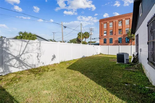 $2,799 | 2101 West Cherry Street, Tampa, FL 33607
