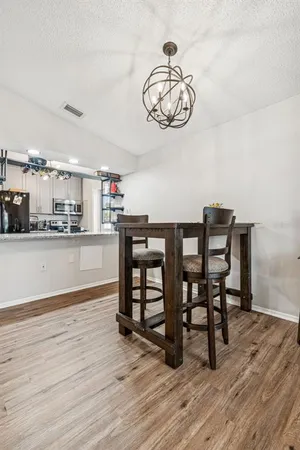 $2,799 | 2101 West Cherry Street, Tampa, FL 33607