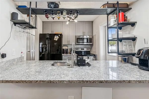 $2,799 | 2101 West Cherry Street, Tampa, FL 33607