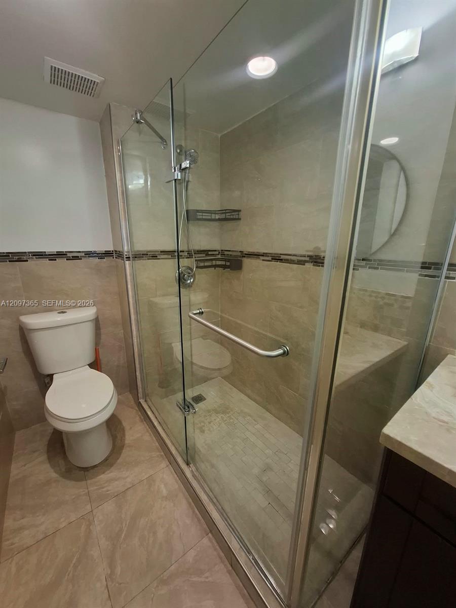 320 Racquet Club Road, Unit 104 Weston, FL 33326 - Photo 19 of 28 Gallery Image 19