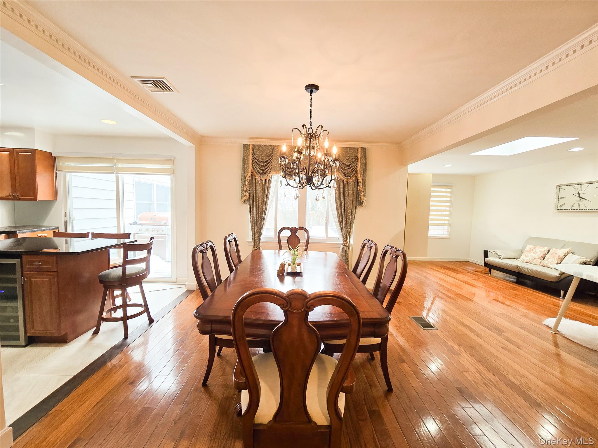 64 Middle Neck Road Roslyn, NY 11576 - Photo 11 of 29