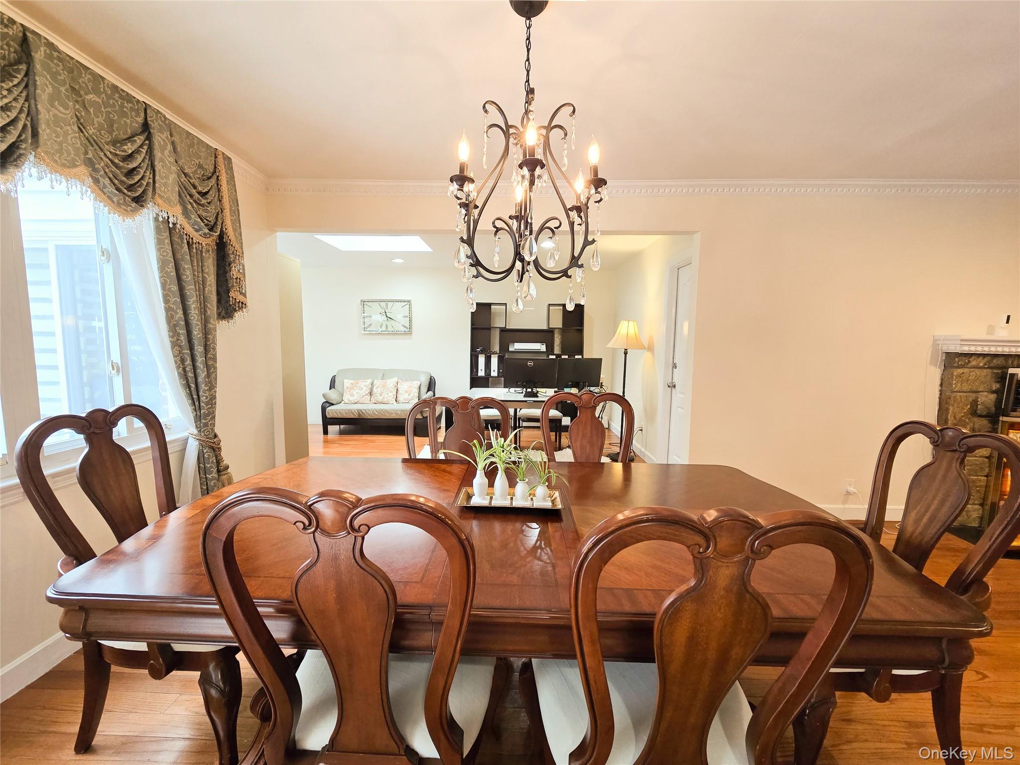 64 Middle Neck Road Roslyn, NY 11576 - Photo 12 of 29