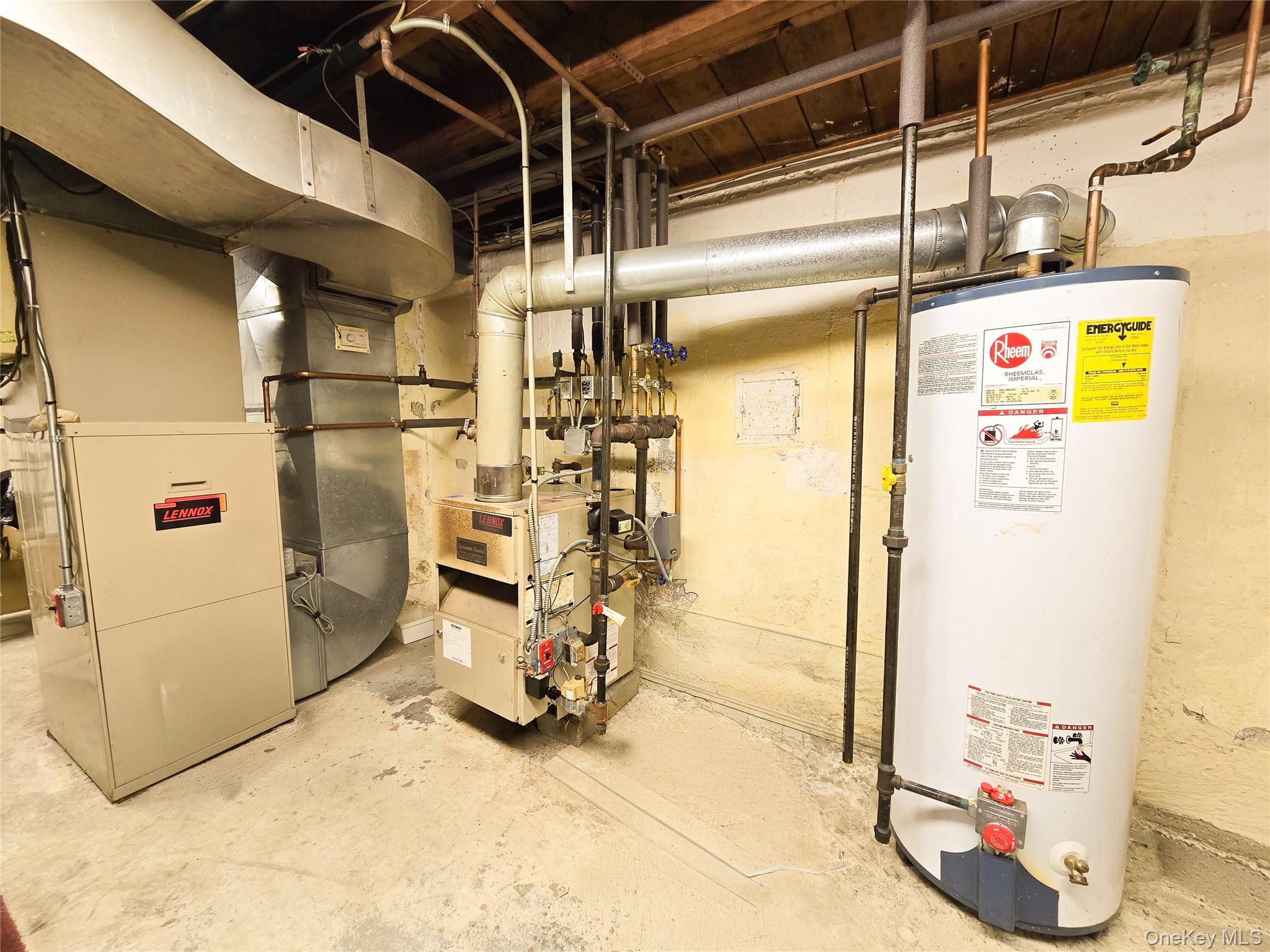 64 Middle Neck Road Roslyn, NY 11576 - Photo 27 of 29