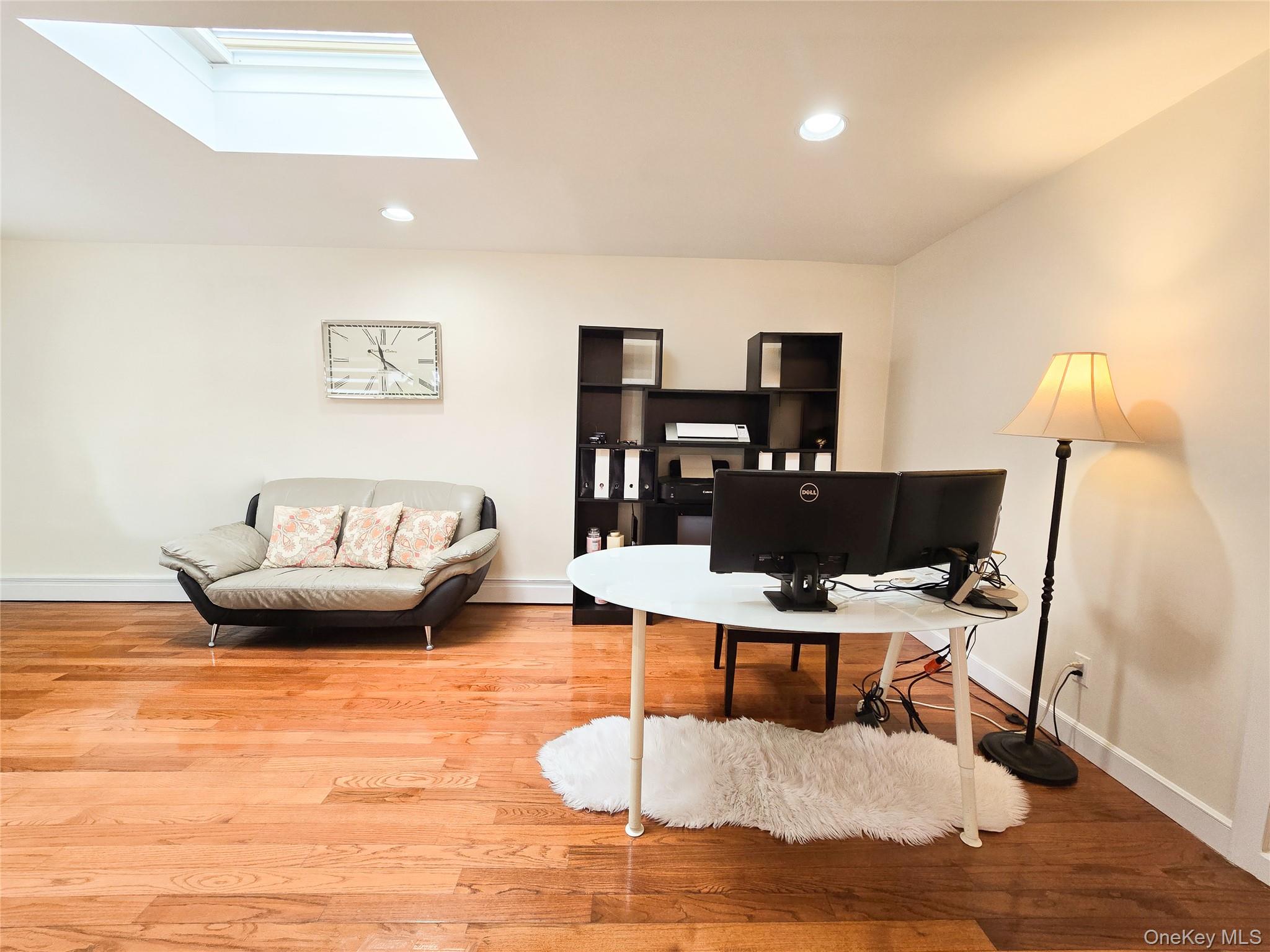 64 Middle Neck Road Roslyn, NY 11576 - Photo 7 of 29