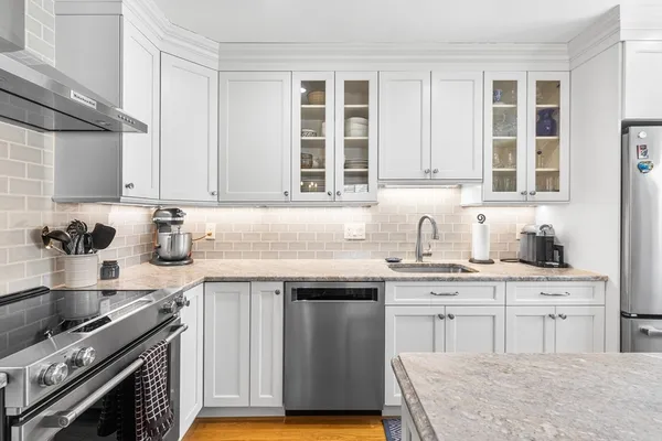 $815,000 | 19 Marina Drive, Unit 19, Hull, MA 02045