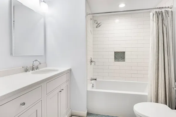 $815,000 | 19 Marina Drive, Unit 19, Hull, MA 02045
