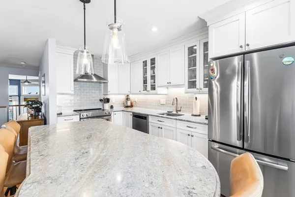 $815,000 | 19 Marina Drive, Unit 19, Hull, MA 02045