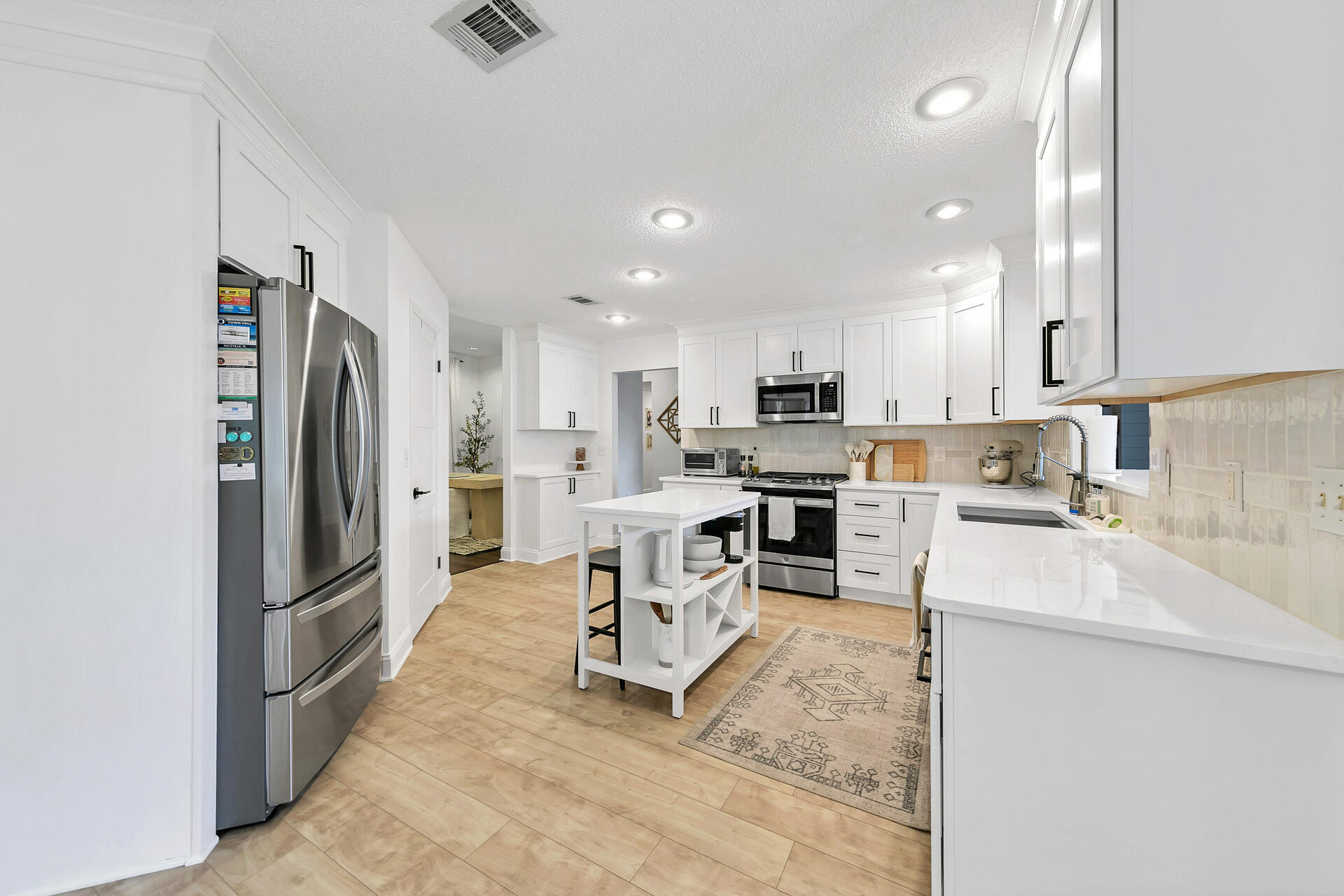 418 Evans Road Niceville, FL 32578 - Photo 12 of 35 Kitchen - new counters and appliances