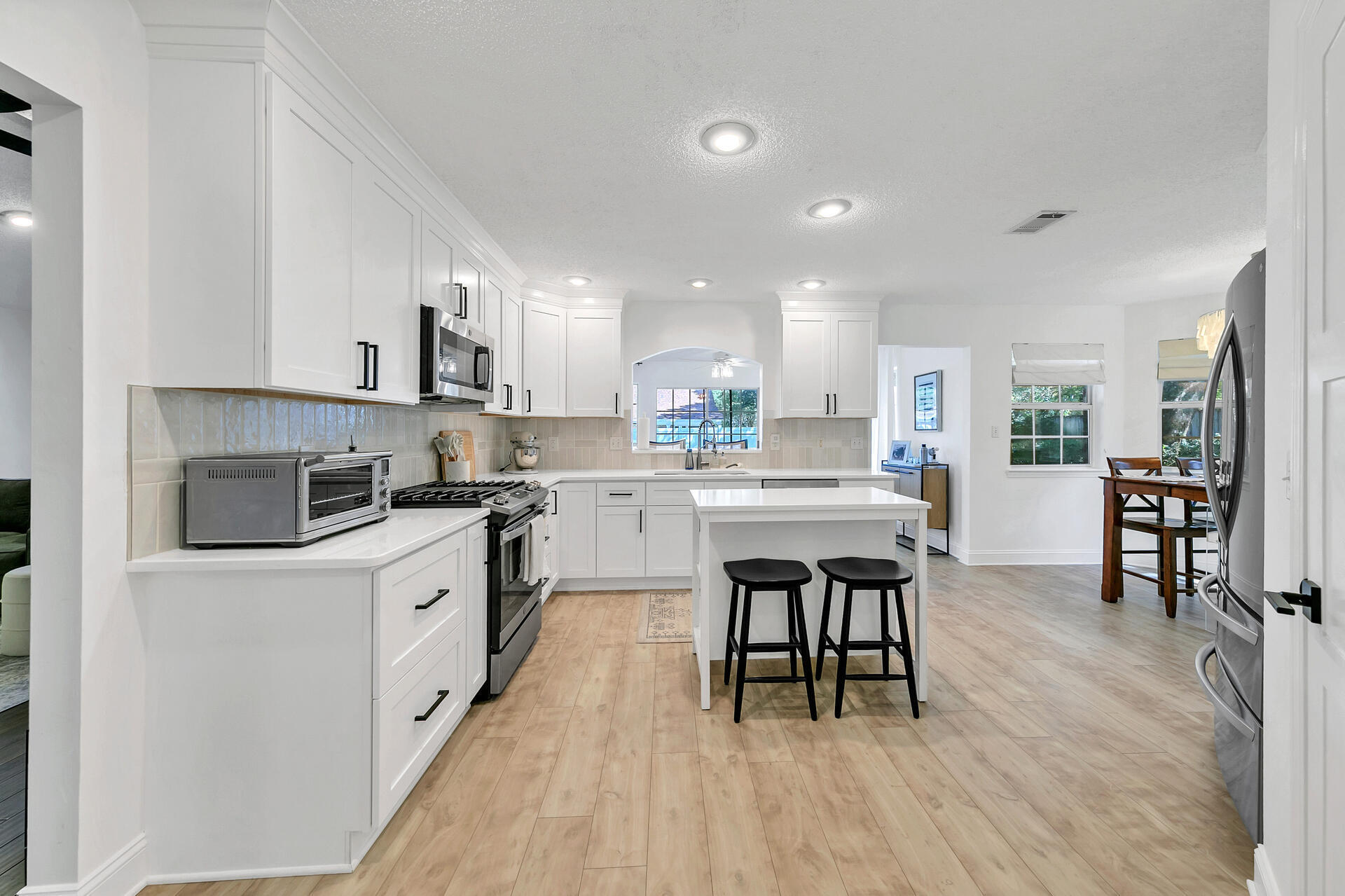 418 Evans Road Niceville, FL 32578 - Photo 13 of 35 Kitchen - new cabinets