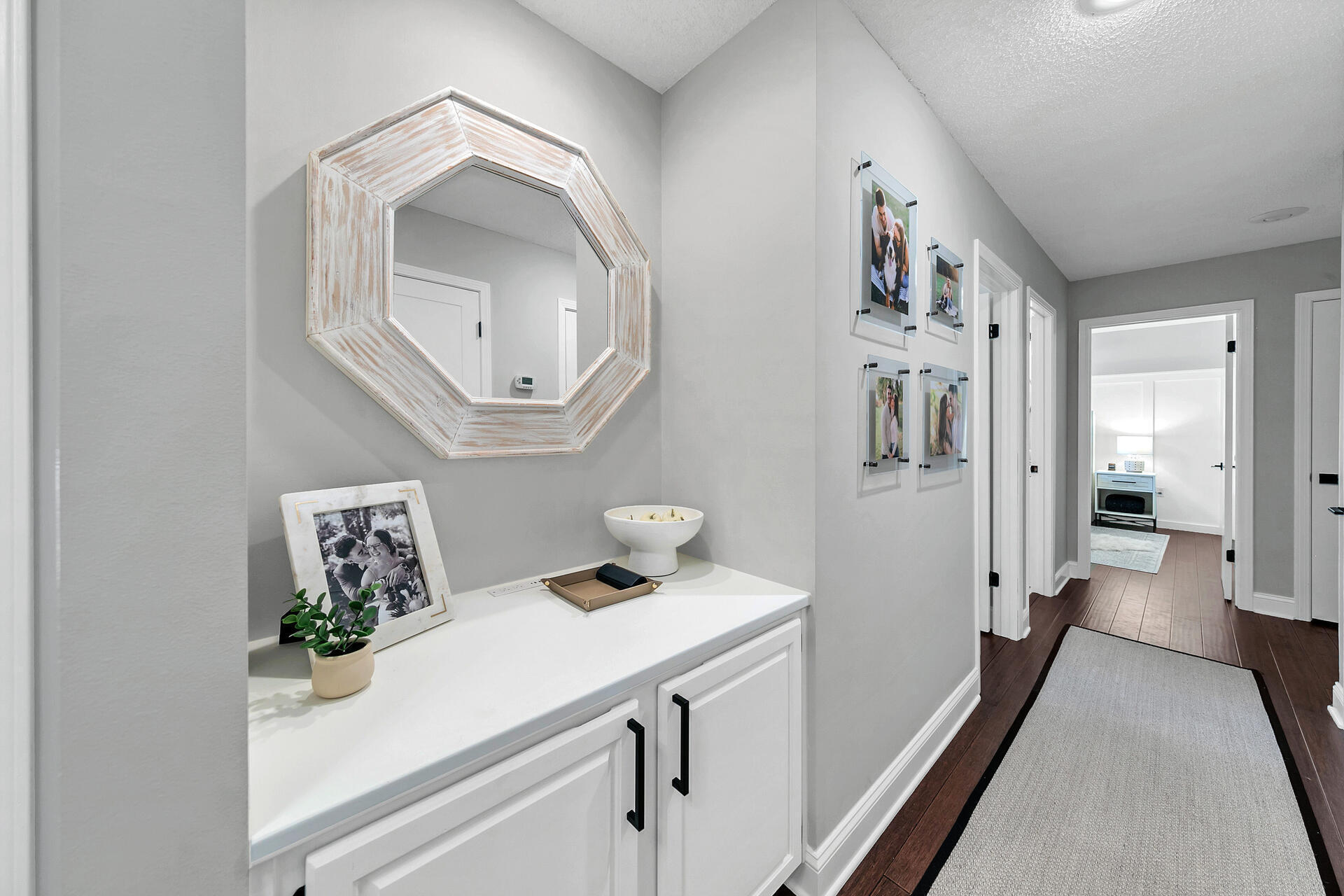 418 Evans Road Niceville, FL 32578 - Photo 20 of 35 Hallway drop-zone